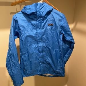 COPY - Women's Patagonia rain jacket